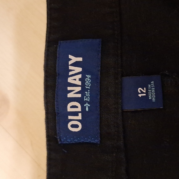 Old Navy Black Shorts - Picture 2 of 6
